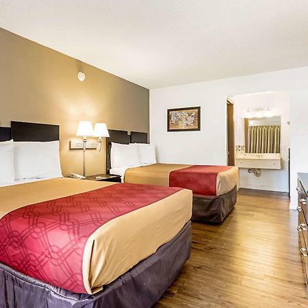 Econo Lodge Airport I-35 North Фармерс-Бранч Экстерьер фото